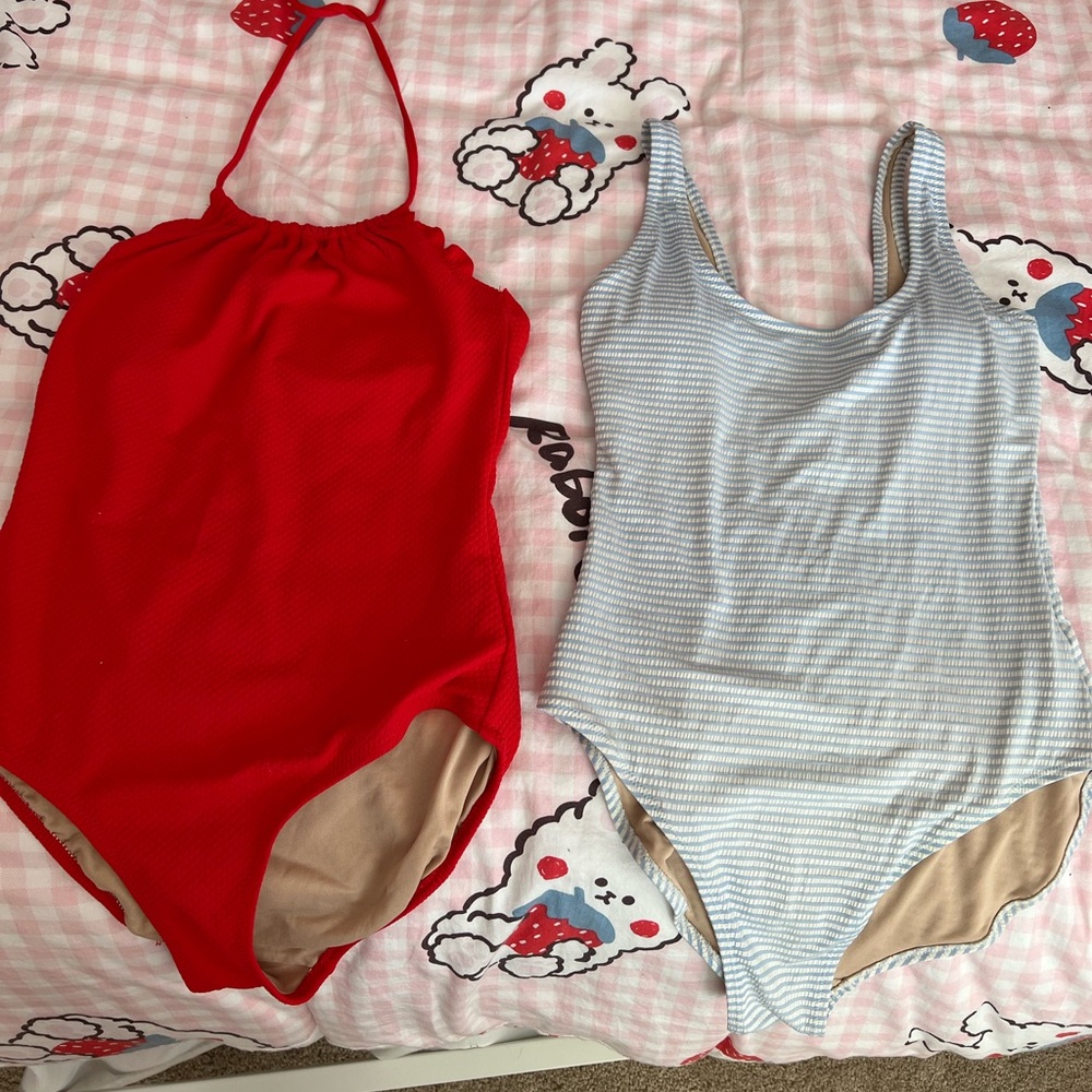 Old Navy swim suits!!💙❤️